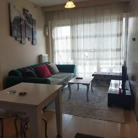 Kral Small Suit Homestay Istanbul
