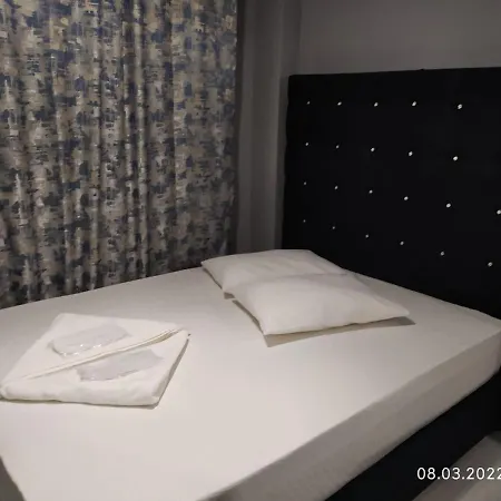 Kral Small Suit Istanbul